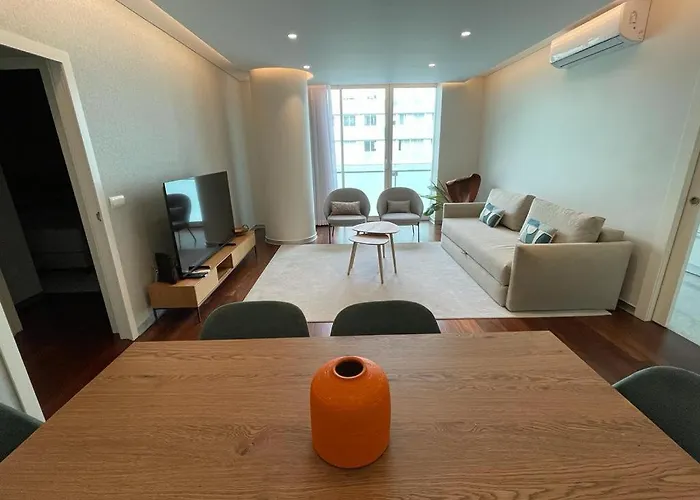 Next Corner * فونشال