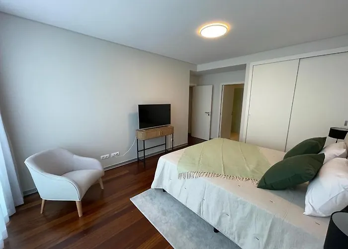 Next Corner * فونشال